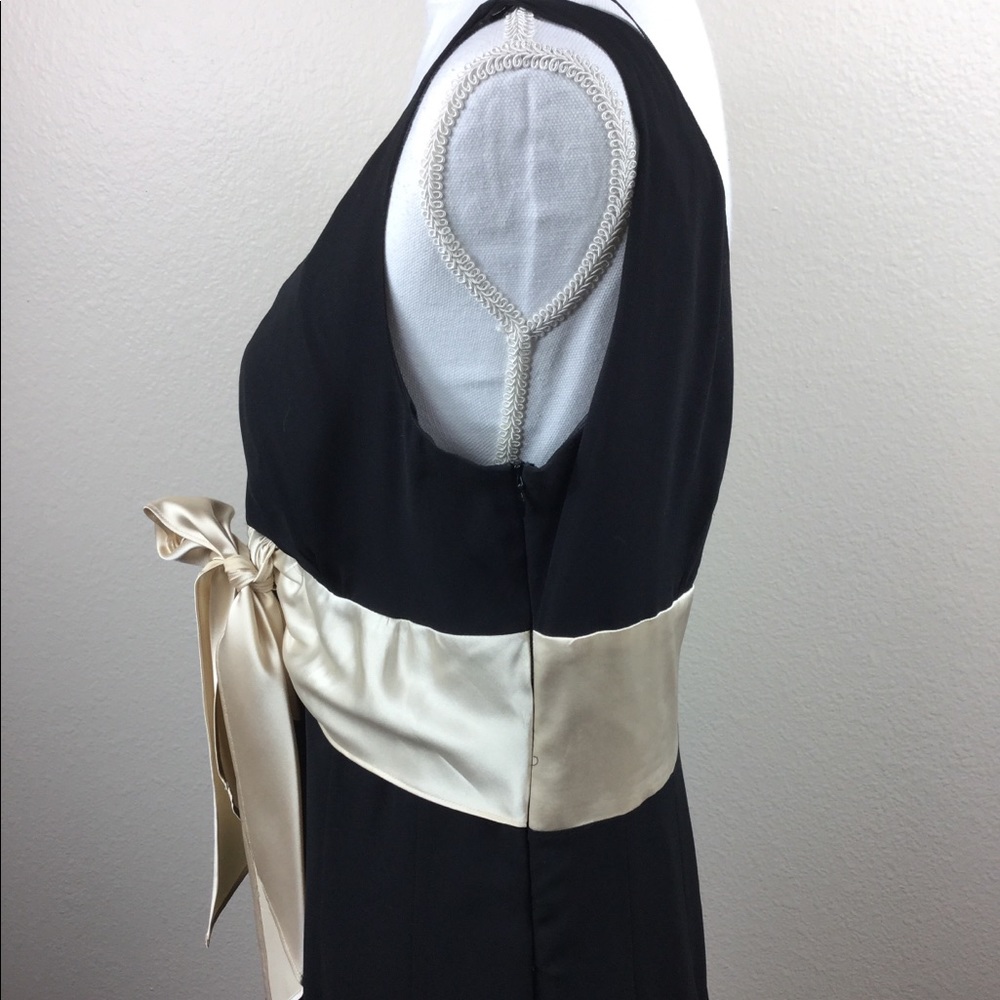Scarlett black dress with cream colored bow - Picture 5 of 8